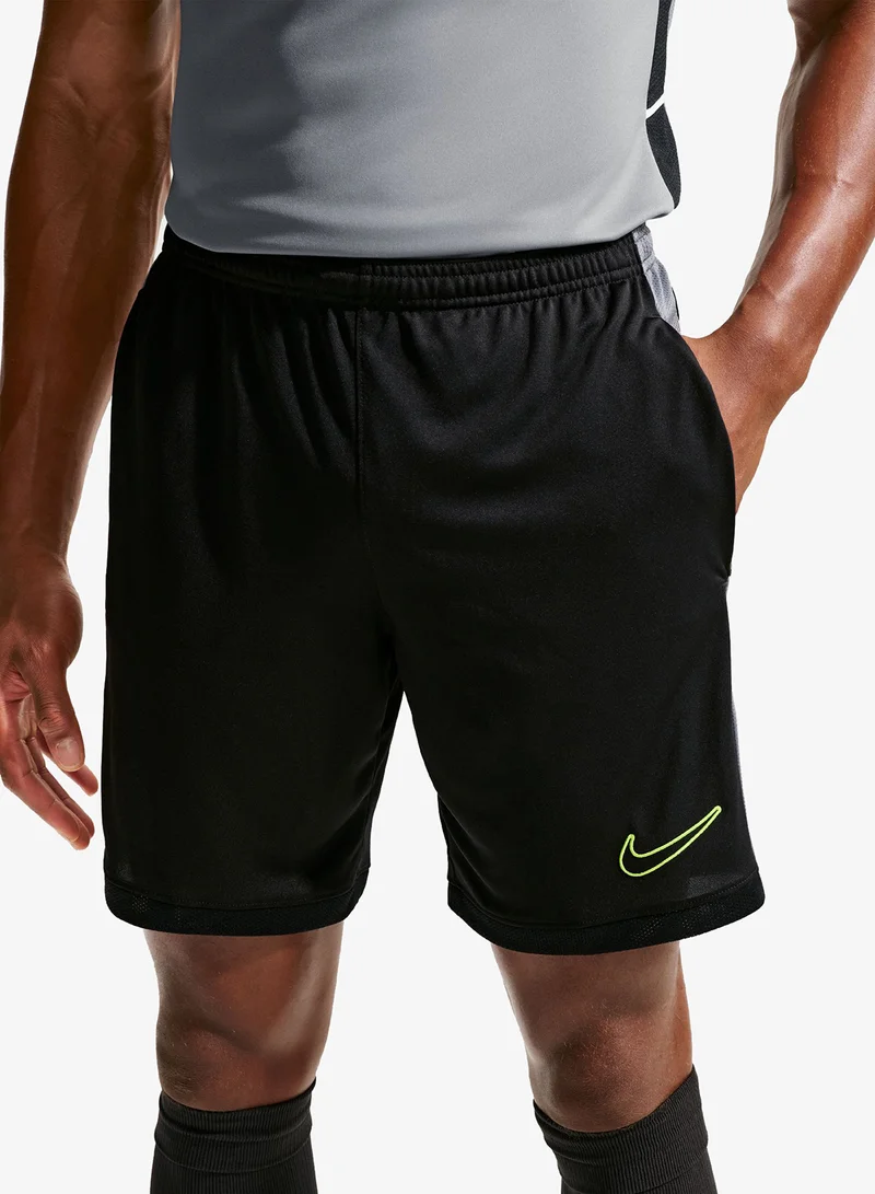 نايكي شورت دراي فيت أكاديمي